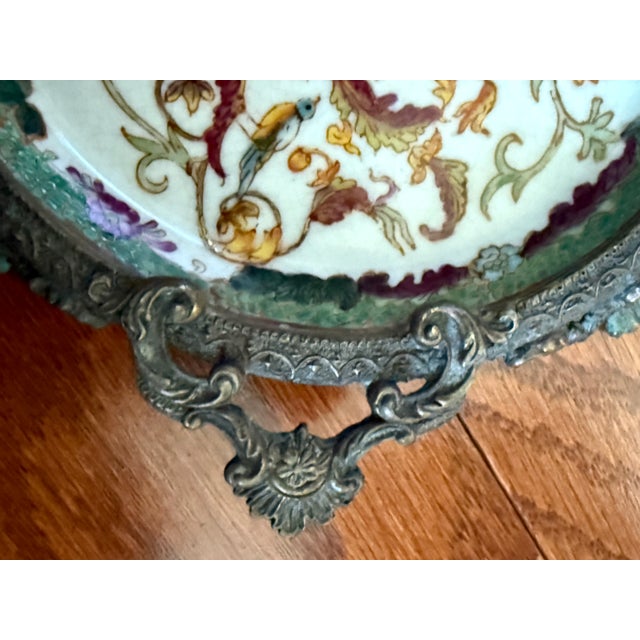 Exquisite Antique Hua Rong Tang Zhi Porcelain Brass Footed Decorative Trinket Plate For Sale - Image 11 of 12