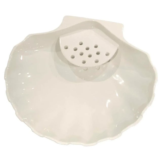 Alabaster Vintage Trenton Pottery Oysters & Shrimps Serving Plate With Perforated Well, Usa c.1940 For Sale - Image 8 of 8