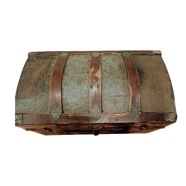 Camel Antique Victorian Dome Top Steamer Camel Back Trunk For Sale - Image 8 of 9