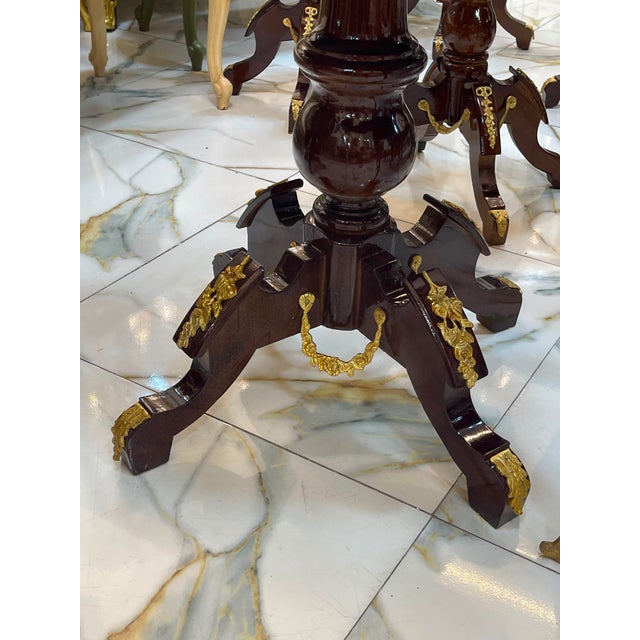 French French Louis XVI Round Marble Top Side Table With Hand-Carved Wood Frame & Gold Leaf Accents For Sale - Image 3 of 5
