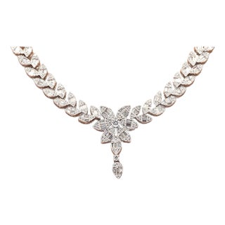 18k (750) Natural White Diamond Necklace For Sale