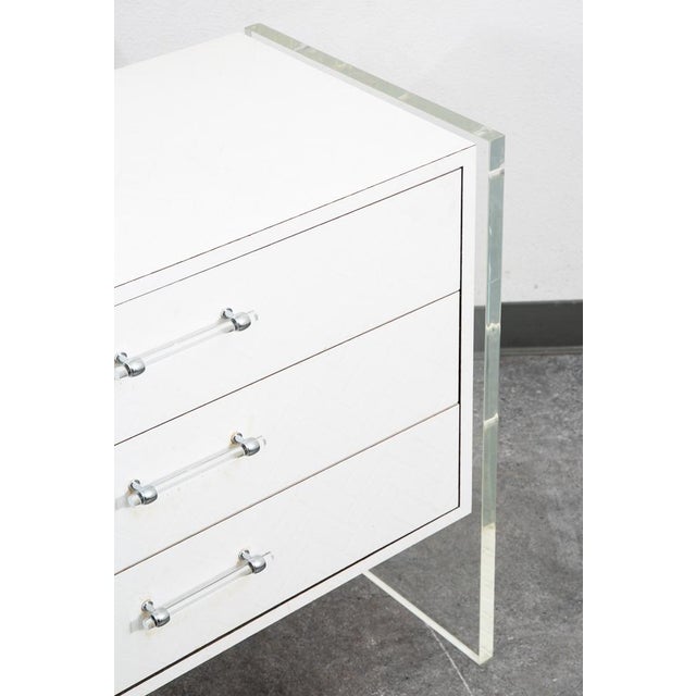 Mid Century Modern Chest Drawers Dresser 3 Drawer Lucite White 1970s Retro MCM For Sale - Image 9 of 11