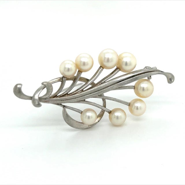 1990s 1990s Mikimoto Estate Akoya Pearl Brooch Pin Sterling Silver For Sale - Image 5 of 11