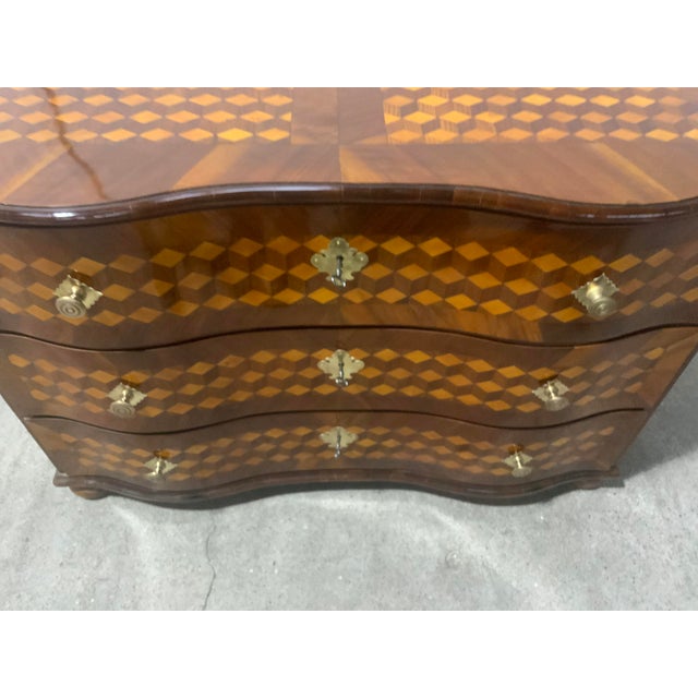 Baroque Chest of Drawers in Walnut with Marquetry, 1760s For Sale - Image 4 of 17