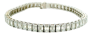 1990s 18k White Gold 16.32 Carat Emerald Cut Diamond Tennis Bracelet
