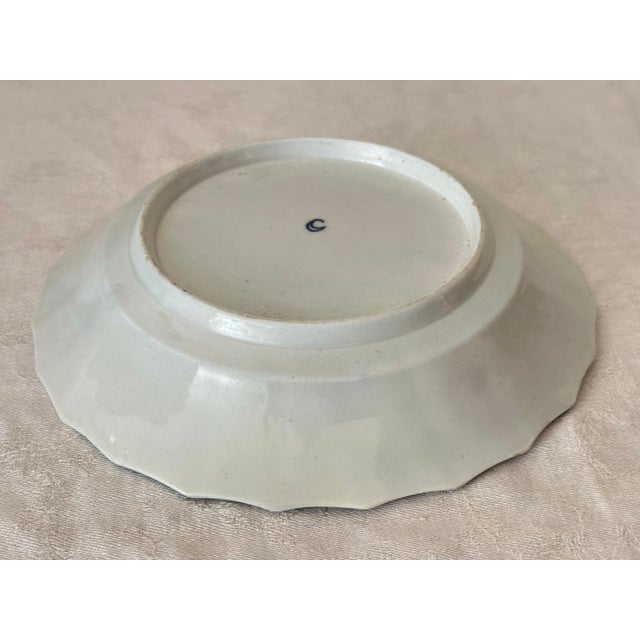 Ceramic Antique Worcester Hollow Rock Lily Fluted Dish, 18th Century For Sale - Image 7 of 16