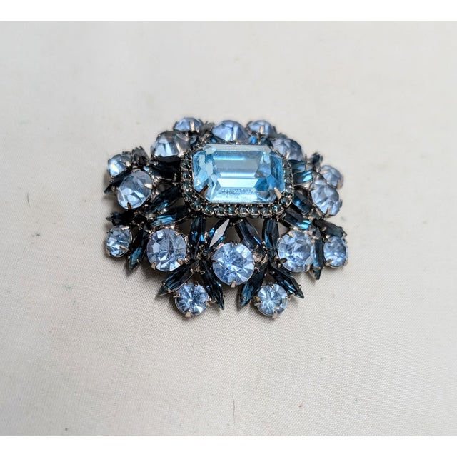 Vintage Signed Marie Ferra Rhodium Plated Faux-Aquamarine & Sapphire Brooch For Sale - Image 4 of 6