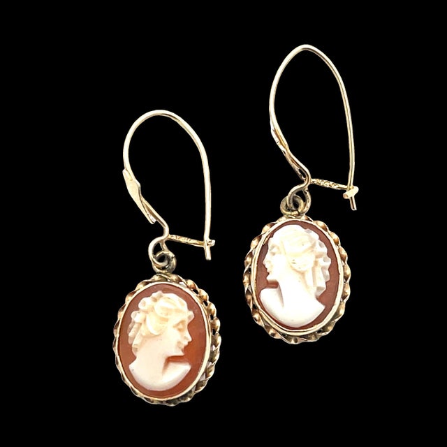 Mid 20th Century Mid 20th Century Pair of 14k Yellow Gold Drop Earrings With Intricate Cameo Portraits For Sale - Image 5 of 6