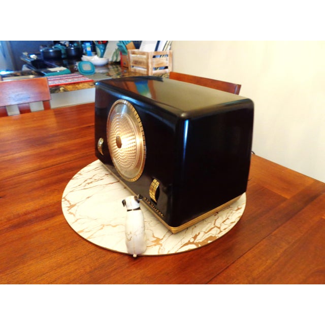 Unique Antique 1948 Rca Victor Bakelite Radio For Sale - Image 4 of 6
