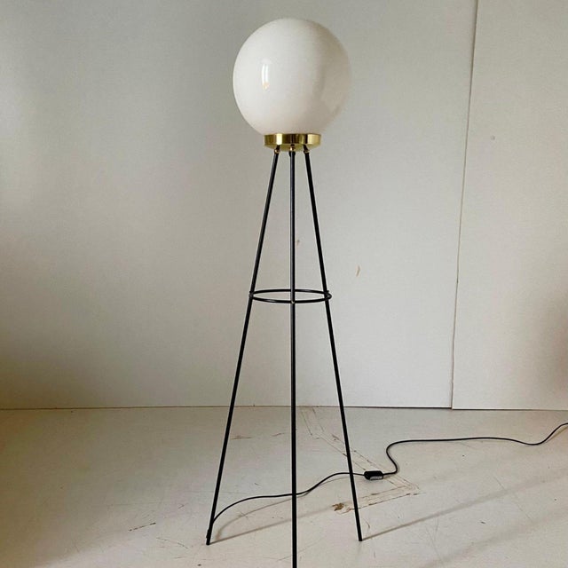 Vintage Floor Lamp in Opaline and Iron in the style of Stilnovo, Italy, 1950s For Sale - Image 9 of 12