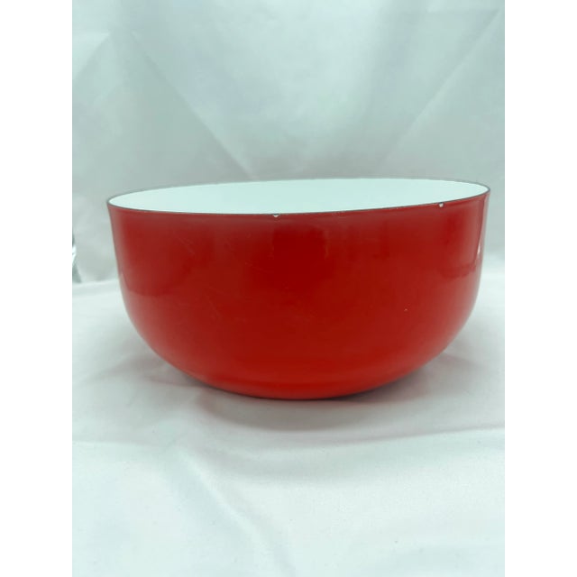 Kaj Franck Vintage Finel Arabia Kaj Franck Design Red & White Enamel Serving Bowl For Sale - Image 4 of 4