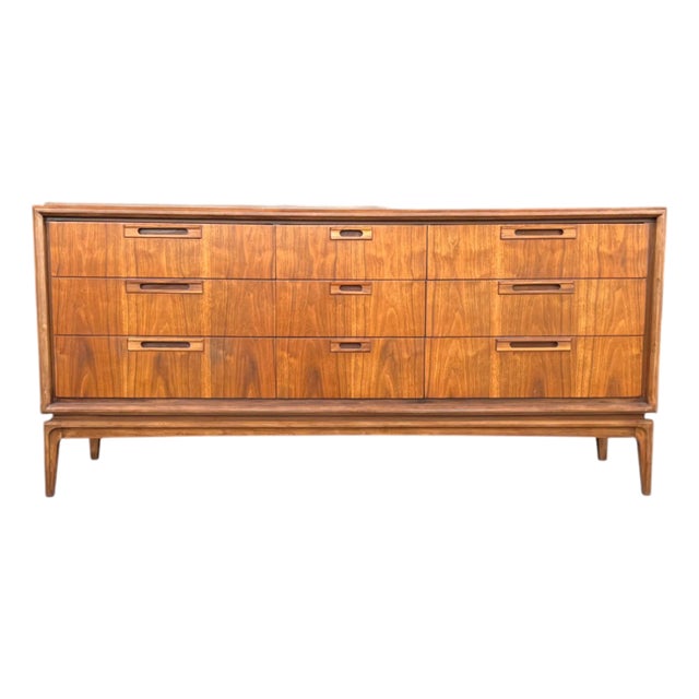 Sculptural Mid-Century Walnut 9-Drawer Dresser in Danish Modern Style For Sale