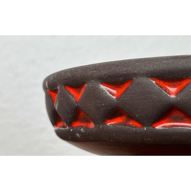 Mid-Century Modern Danish Studio Pottery Orange Tripod Bowl from Frank Keramik, 1960s For Sale - Image 6 of 12
