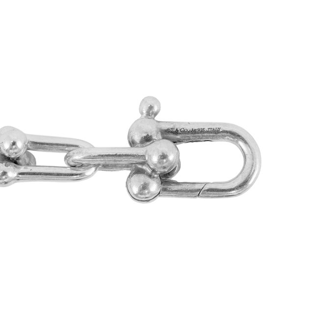 Tiffany & Co. Hardwear Collection Small Wrap Silver Charm Chain Link Bracelet For Sale - Image 9 of 12