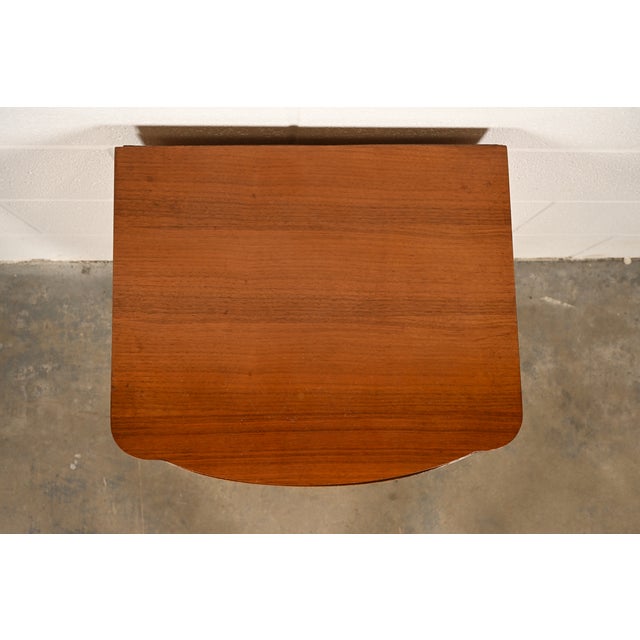Donald Deskey Style Art Deco Burl Wood Nightstand, Circa 1930s For Sale - Image 15 of 18