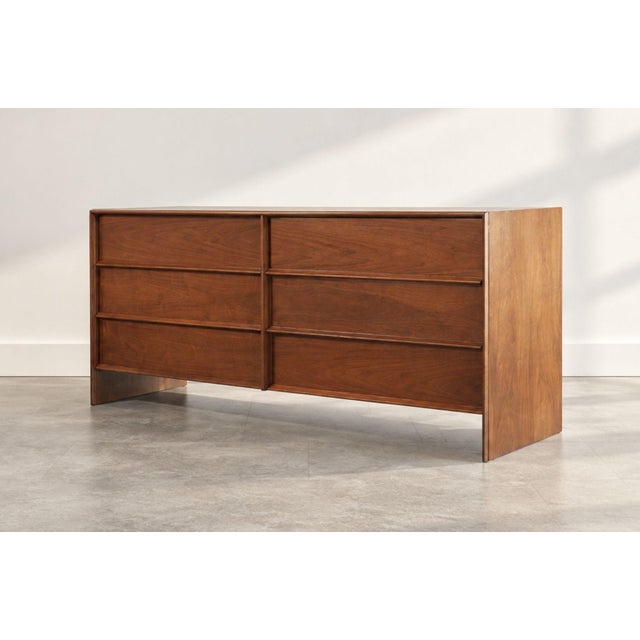 Mid-Century Modern t.h. Robsjohn-Gibbings Thin-Line Walnut Dresser, C. 1950s For Sale - Image 3 of 11