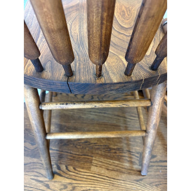 Late 19th Century Pair of American Late Victorian Carved Elm Pressed-Back Spindle Side Chairs, C. 1890–1910 For Sale - Image 5 of 11