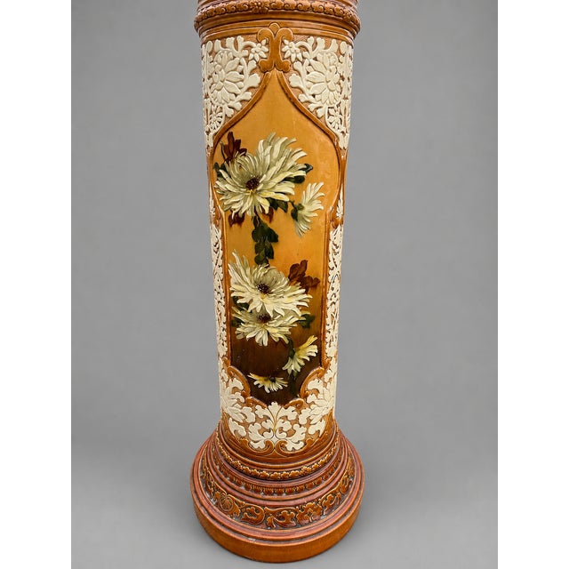 Cream 1913 English Cream Porcelain Floral Pedestal For Sale - Image 8 of 12