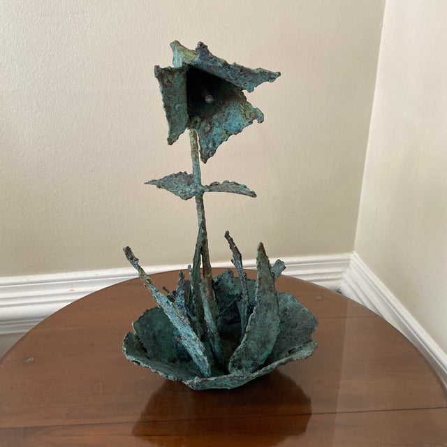 Beautiful Artist Made Bronze Flower Sculpture that was Made by a local Atlanta artist, nice brass and bronze textured...