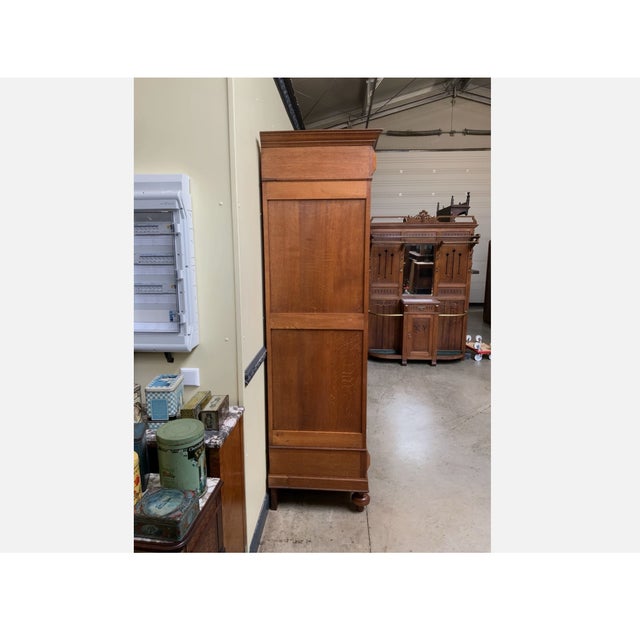Age: circa 1900 Wood type: solid oak Condition: very good, meticulously maintained, fully restored original condition...