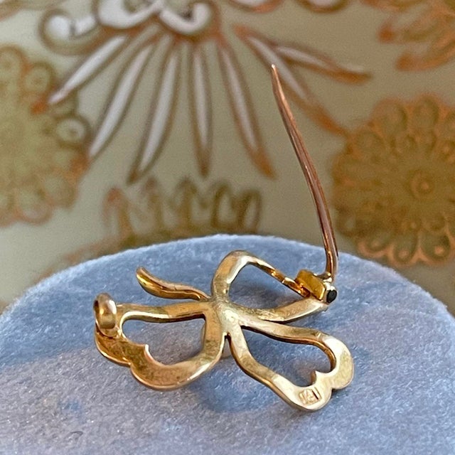 Victorian Antique Enamel Clover Brooch Pin 18k Gold With Red Enamel and Pearl, C. 1890 For Sale - Image 3 of 9