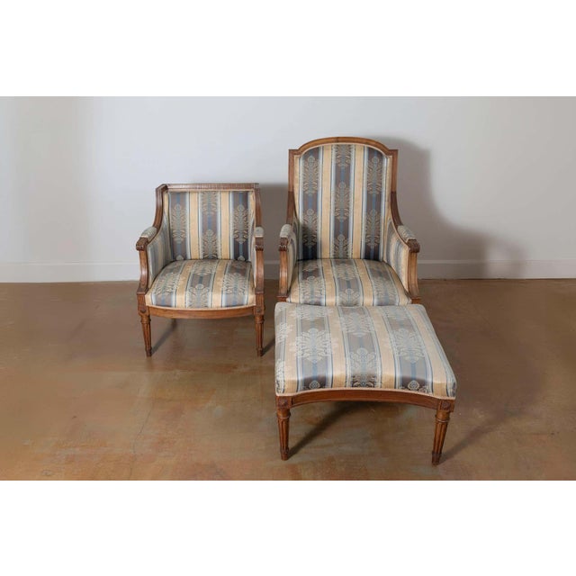 This 19th-century French Duchesse Brisée exudes timeless elegance and refined craftsmanship, making it a standout piece of...