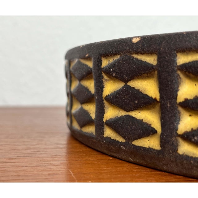 Large Mid-Century Modern Danish Studio Pottery Yellow Bowl from Frank Keramik, 1960s For Sale - Image 10 of 17