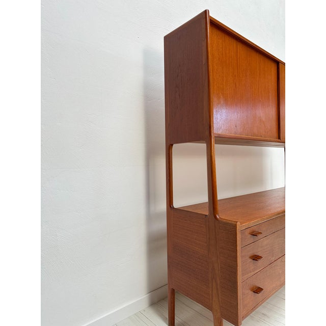 Mid-Century Modern Vintage Danish Teak RY20 Sideboard by Hans J. Wegner for Ry Møbler, 1950s For Sale - Image 3 of 16