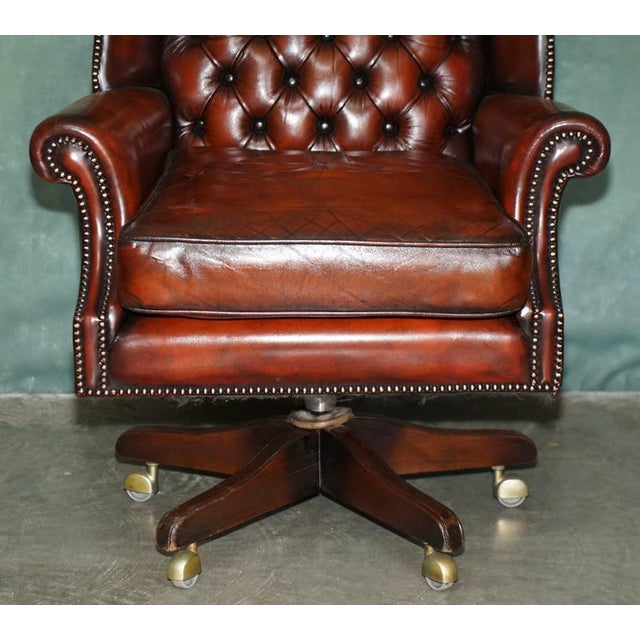 Chesterfield Wingback Swivel Office Chair in Hand-Dyed Leather from Harrods London, 1970s For Sale - Image 11 of 18