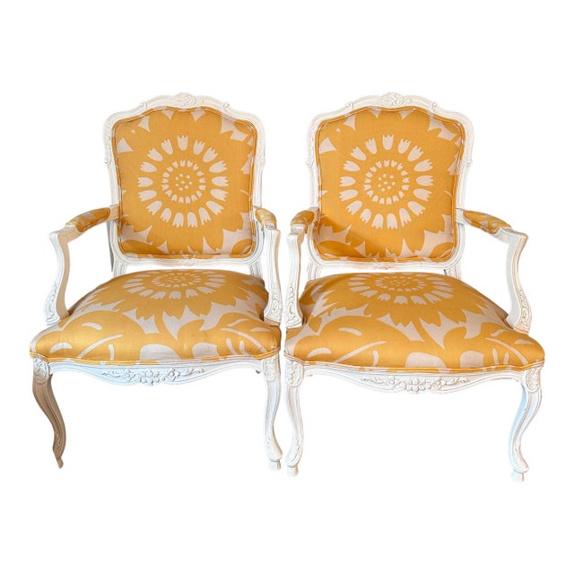 Pair of Vintage Italian Painted Bergere Chairs Upholstered in Yellow and White Linen For Sale