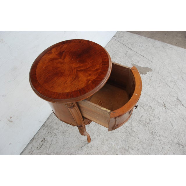 Louis XV Burl Mahogany Round Side Table or Nightstand For Sale - Image 4 of 8