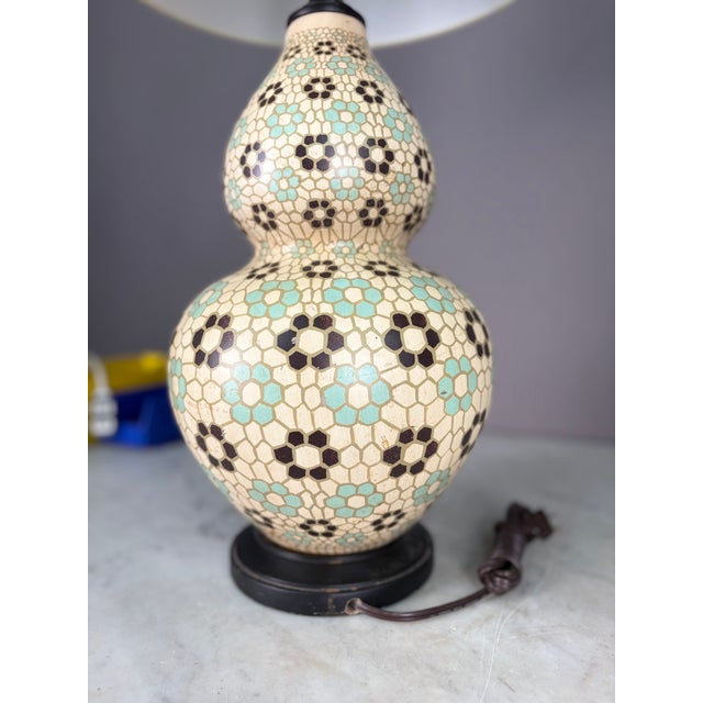 Mid-Century Modern Ceramic Blue & Black Mosaic Floral Pattern Table Lamp For Sale - Image 3 of 6