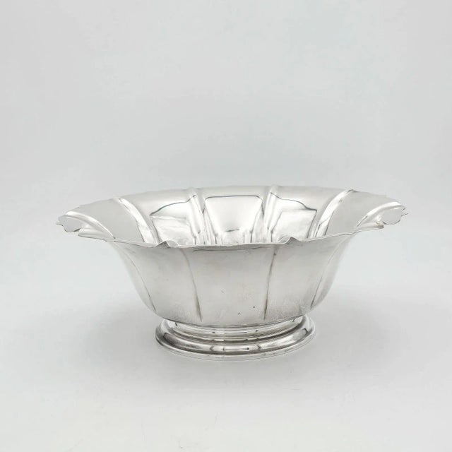 A Shreve & Co. sterling silver bowl, U.S.A. circa 1950. The bowl weights 28.2552. Troy Ounces.