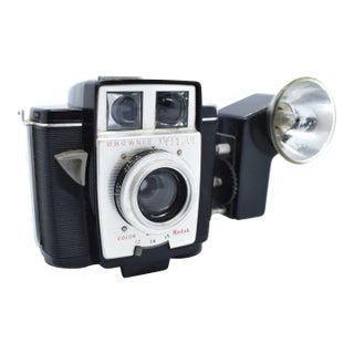 1950s Mid-Century Kodak Brownie Twin 20 Camera Outfit With Original Box For Sale