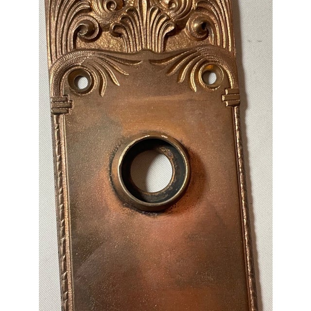 Art Nouveau Share Pair Antique Ornate 1800's Bronze Escutcheon Door Knob Hardware Backplate Mount For Sale - Image 3 of 10