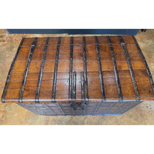 Large Rajasthan Trunk of Iron-Bound Hardwood - British Colonial India 'The Raj' For Sale - Image 15 of 15
