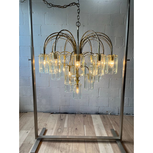 Gaetano Sciolari 1970s Italian Brass and Beveled Glass Waterfall Chandelier For Sale - Image 4 of 9
