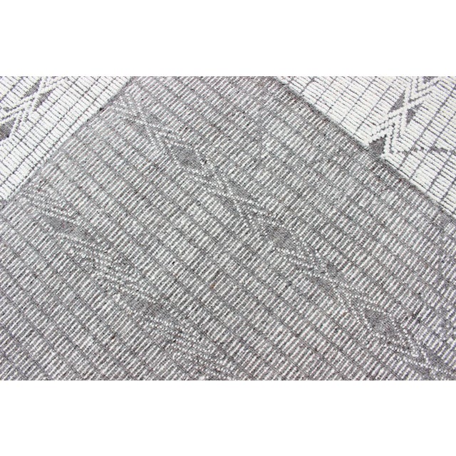 Modern Geometric Gray and Charcoal Indian Hand-Knotted Wool Rug For Sale - Image 9 of 10