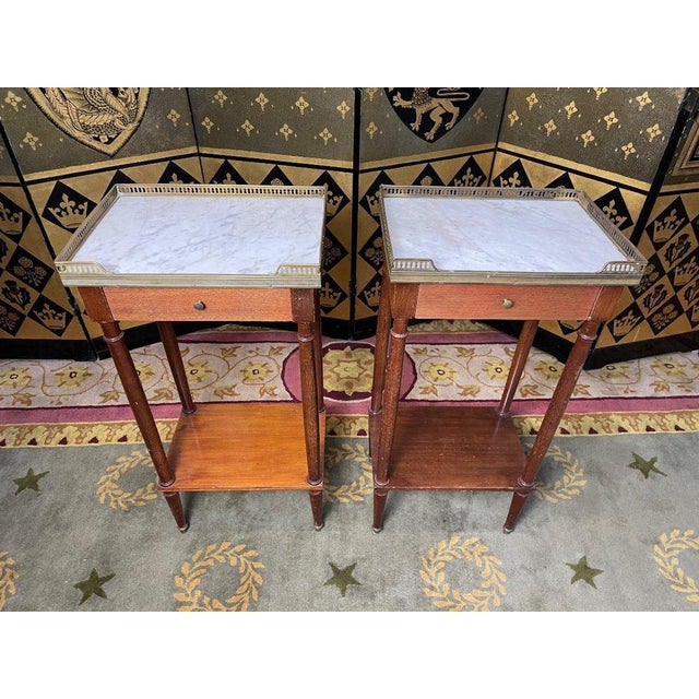 Period: 20th century Style: Louis 16th, Directory Condition: Bon état Material: Solid wood Length: 35Height: 71Depth: 26...