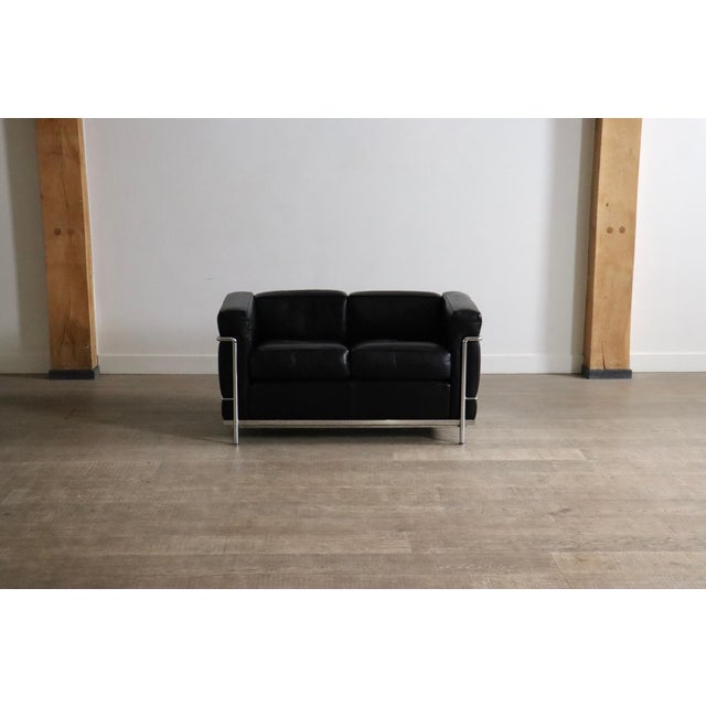 Mid-Century Modern LC2 2-Seater Sofa by Charlotte Perriand and Le Corbusier for Cassina, 1965 For Sale - Image 3 of 15