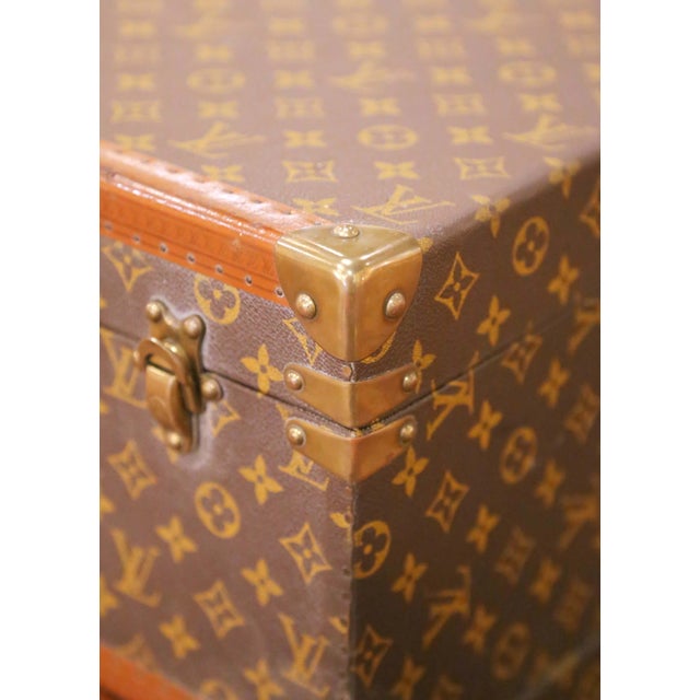 Pair of Vintage Louis Vuitton Monogram Hard Alzer Suitcases For Sale - Image 10 of 11