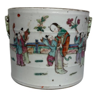 Exquisite Famille Rose Cachepot For Sale