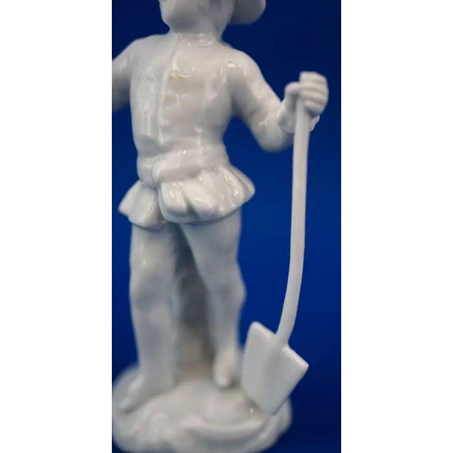 White Porcelain Lady and Dandy from by Real Casa Ferdinandea, Naples, Italy, 18th Century, Set of 2 For Sale - Image 11 of 18