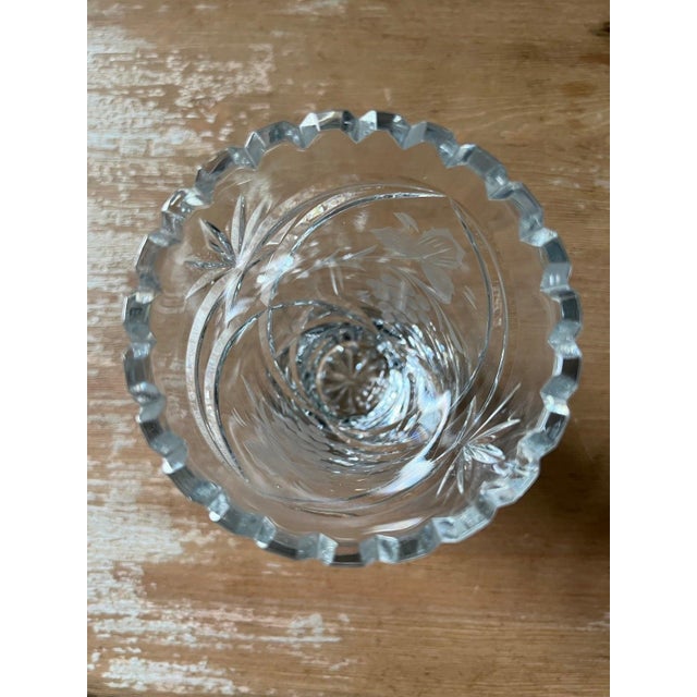 1960s 1960s Vintage German Lausitzer Lead Crystal Glass Flower Vase Dd50 - Grape Leaf For Sale - Image 5 of 6
