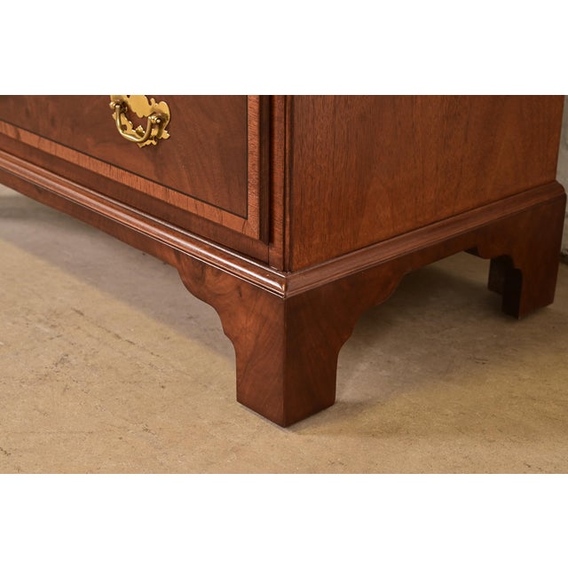Henredon Georgian Banded Mahogany and Burl Wood Chest of Drawers, Newly Refinished For Sale - Image 11 of 17