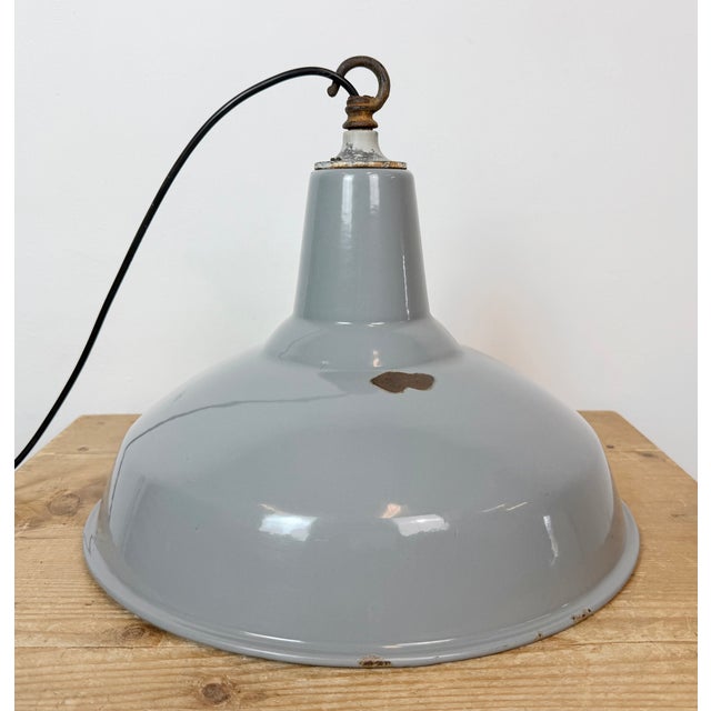 Vintage British Industrial Grey Enamel Factory Pendant Lamp, 1960s For Sale - Image 11 of 18