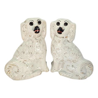 Circa 1870-1890 Victorian Staffordshire Glass-Eye Spaniel Mantel Dogs, Pair For Sale