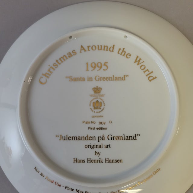 1990s Christmas 1995 Bing & Grøndahl “Santa in Greenland” Plate — Hans Henrik Hansen For Sale - Image 5 of 5