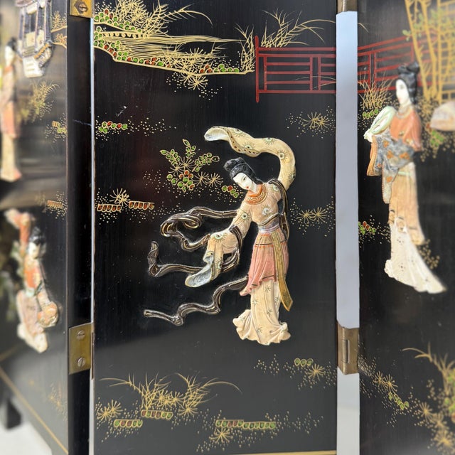 Vintage Japanese Lacquer & Hardstone Tabletop Screen (Dual-Sided) For Sale - Image 4 of 9