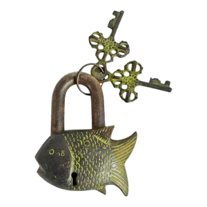 Vintage India Dark Bronze Fish Lock